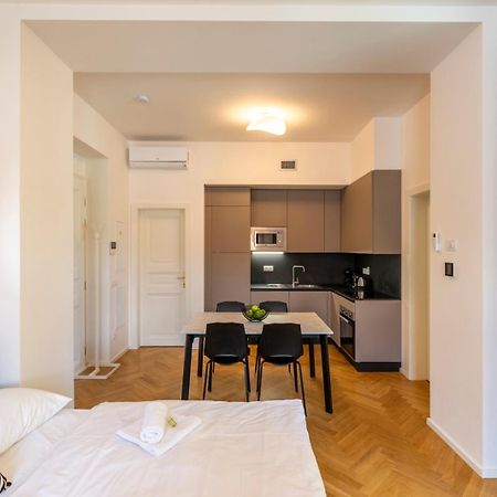 Petrin Tower Residence Прага Экстерьер фото