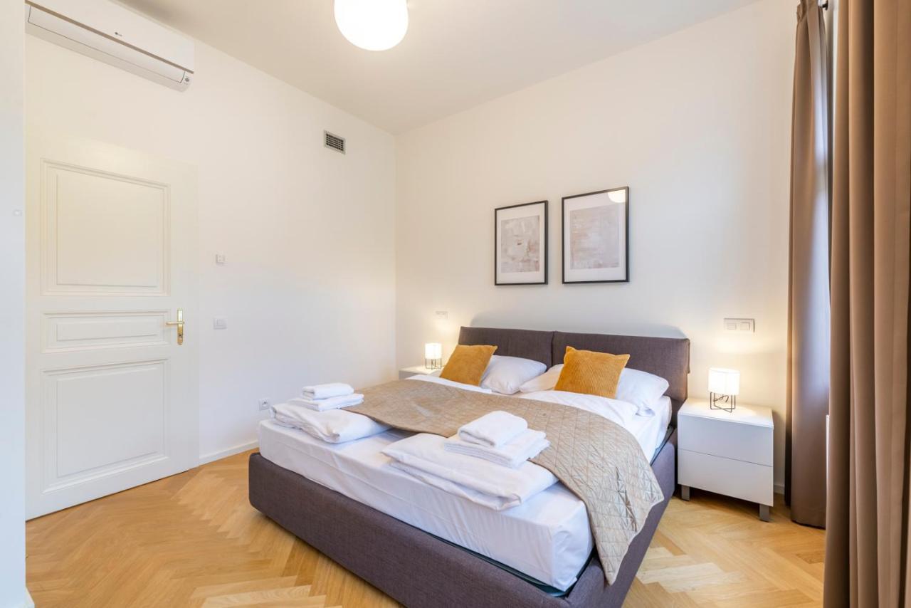 Petrin Tower Residence Прага Экстерьер фото