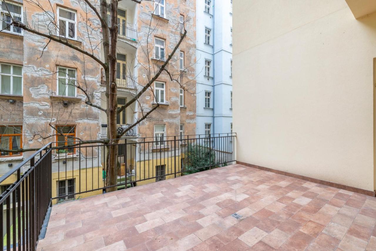 Petrin Tower Residence Прага Экстерьер фото