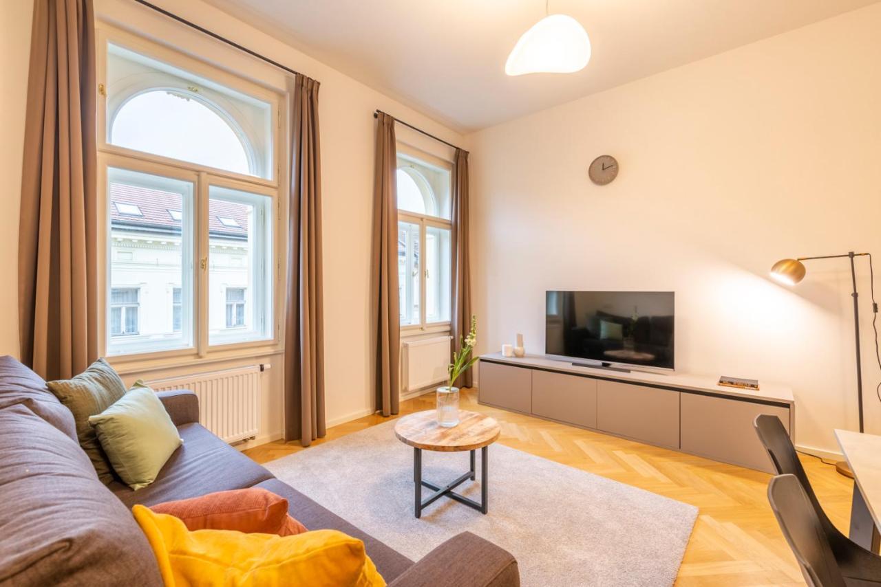 Petrin Tower Residence Прага Экстерьер фото