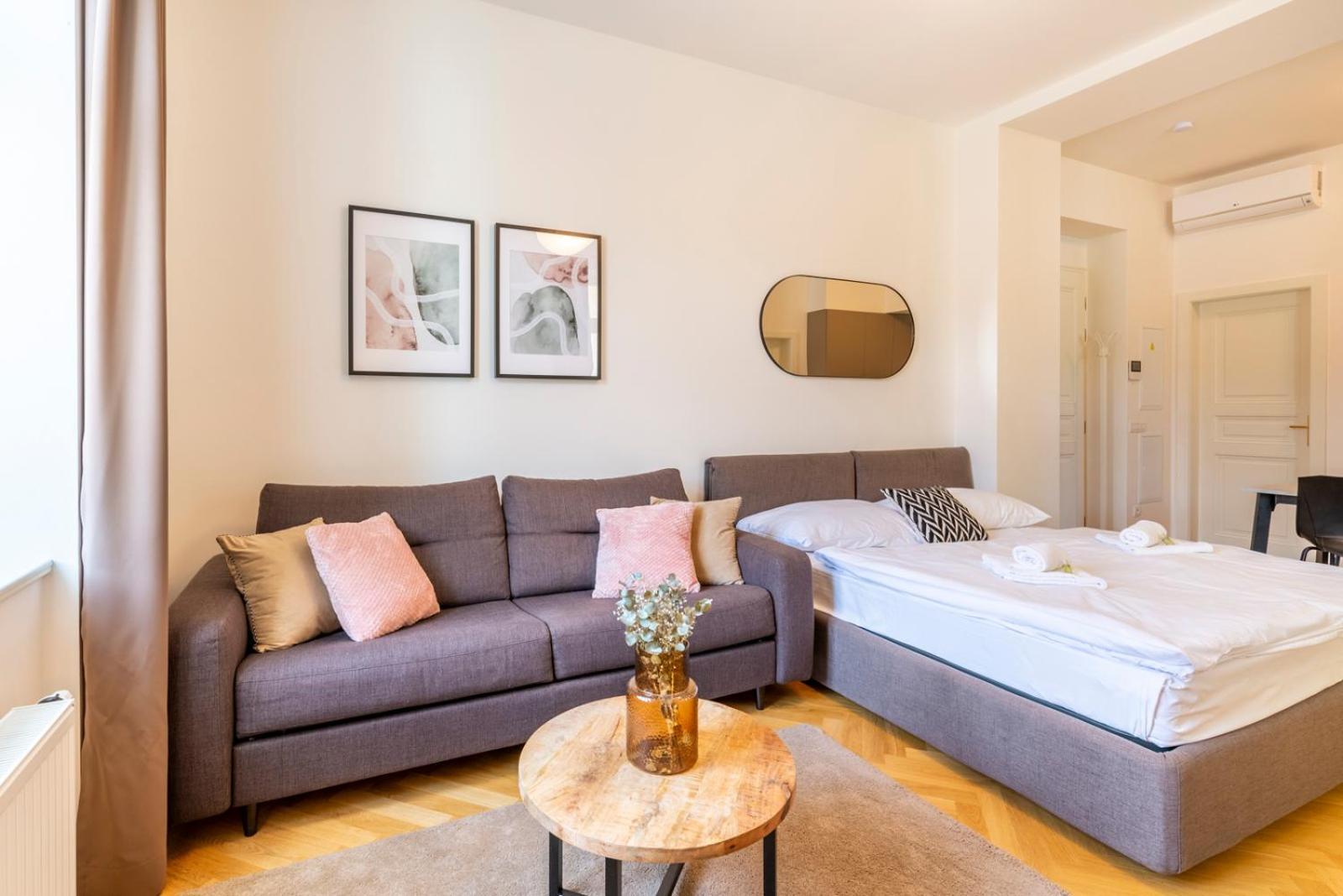 Petrin Tower Residence Прага Экстерьер фото