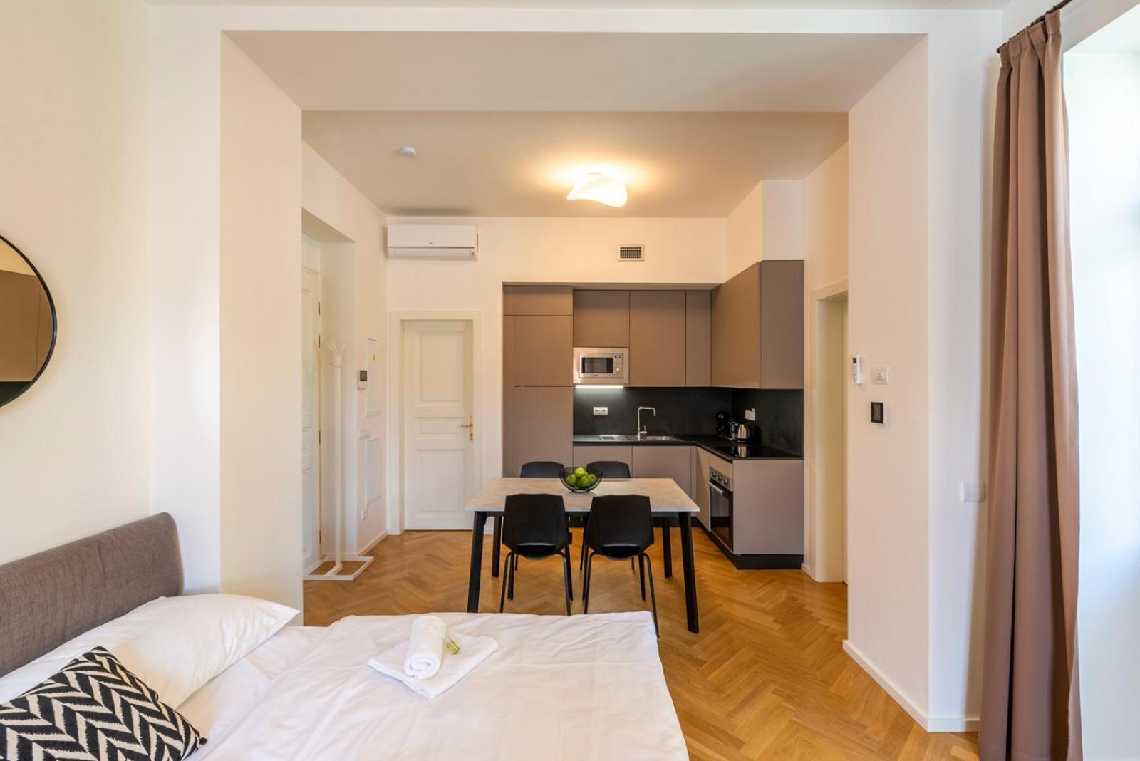Petrin Tower Residence Прага Экстерьер фото
