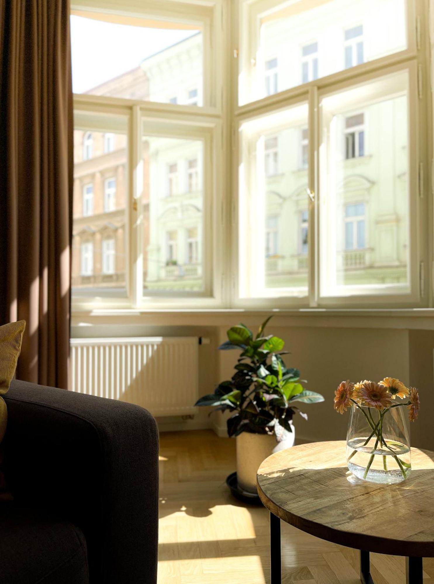 Petrin Tower Residence Прага Экстерьер фото