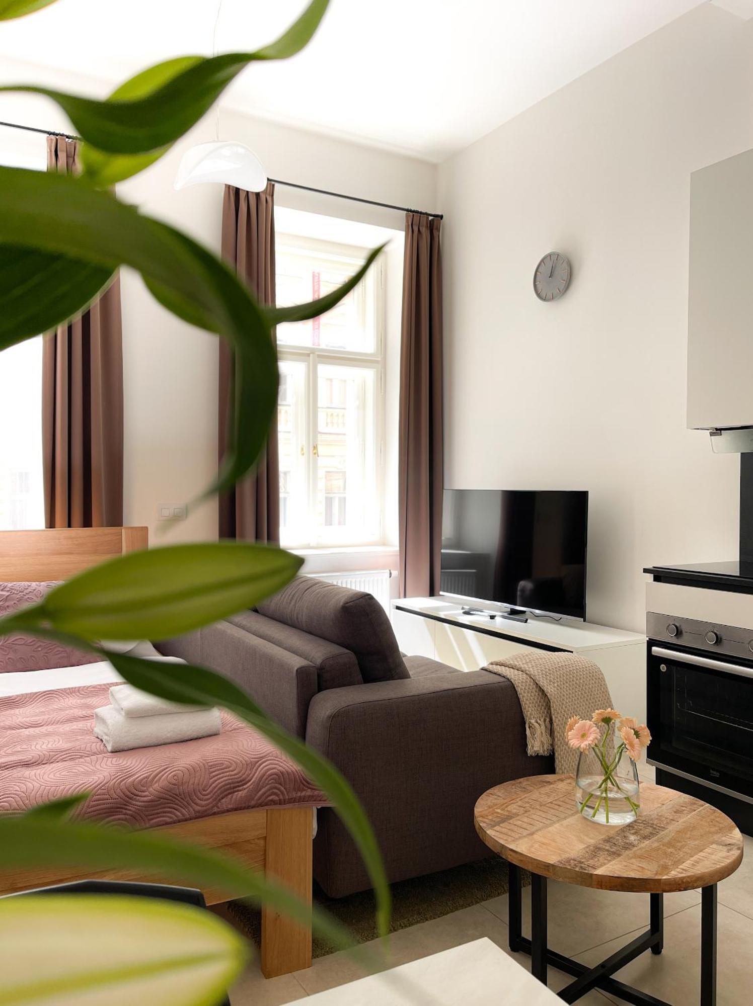 Petrin Tower Residence Прага Экстерьер фото
