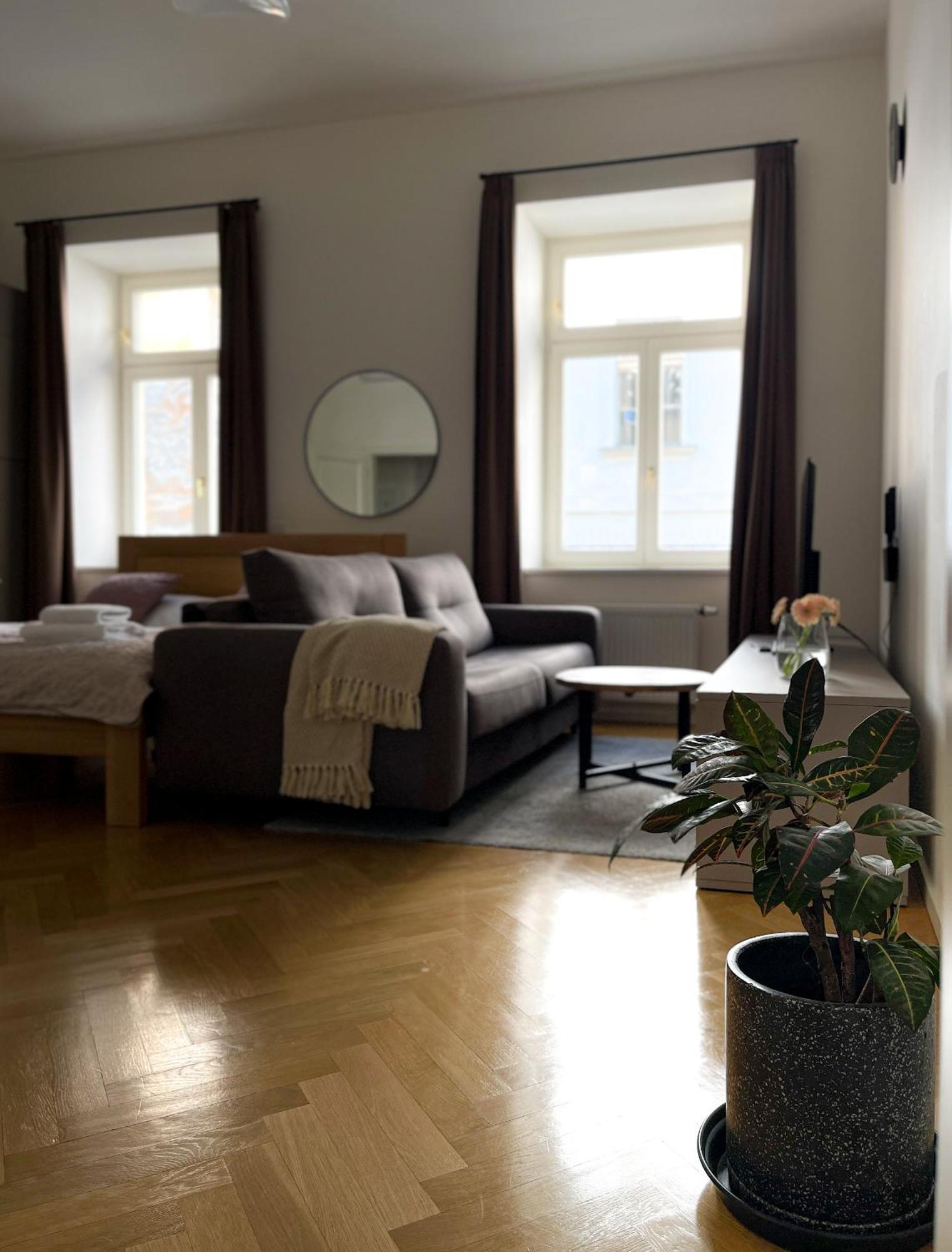 Petrin Tower Residence Прага Экстерьер фото