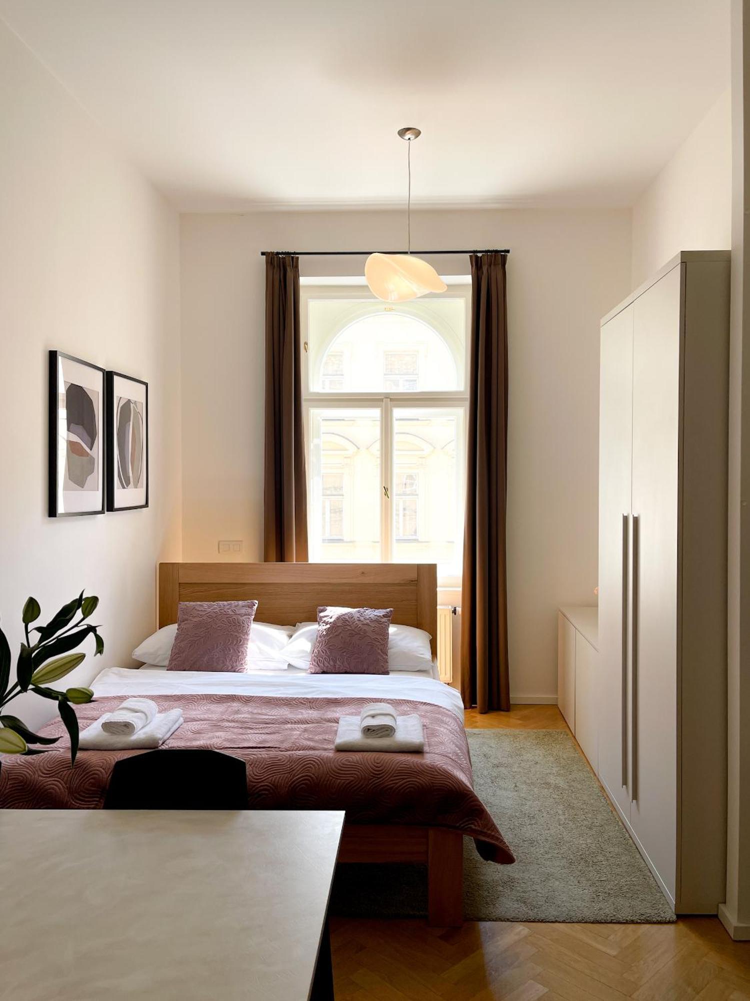 Petrin Tower Residence Прага Экстерьер фото